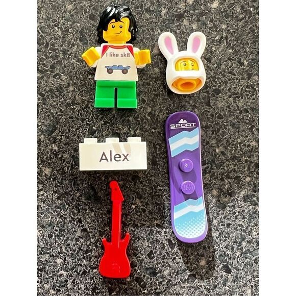 LEGO NEW YORK skateboard Minifigures with Alex printed - Picture 1 of 11